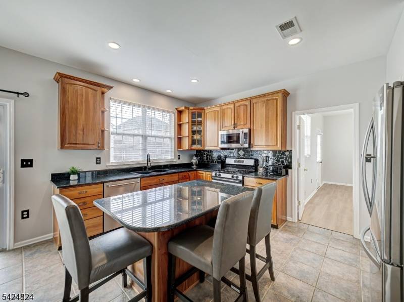10 Jockey Ln, Raritan Twp., NJ 08822