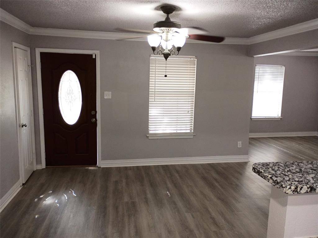 208 Almond Street, Waxahachie, TX 75165