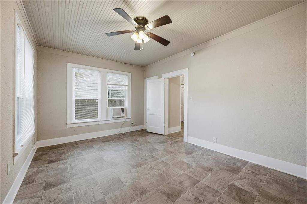 711 Brown Street #B, Waxahachie, TX 75165