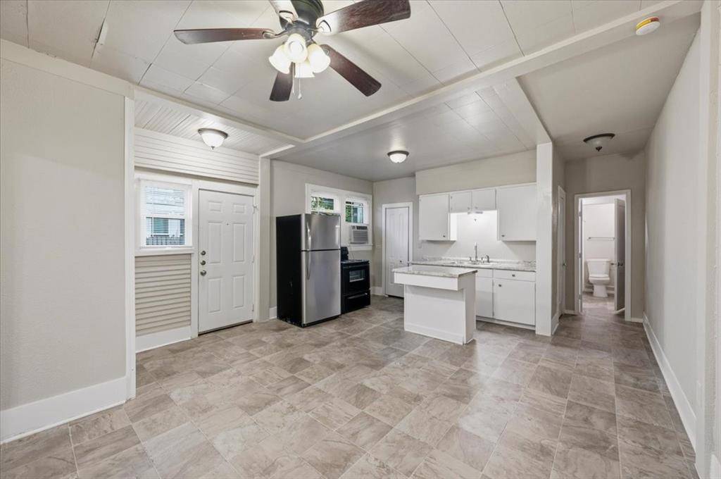 711 Brown Street #B, Waxahachie, TX 75165