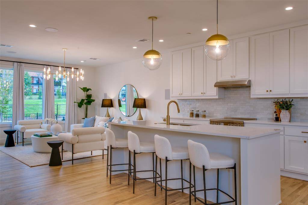 7207 Gaston Avenue #1002, Dallas, TX 75206