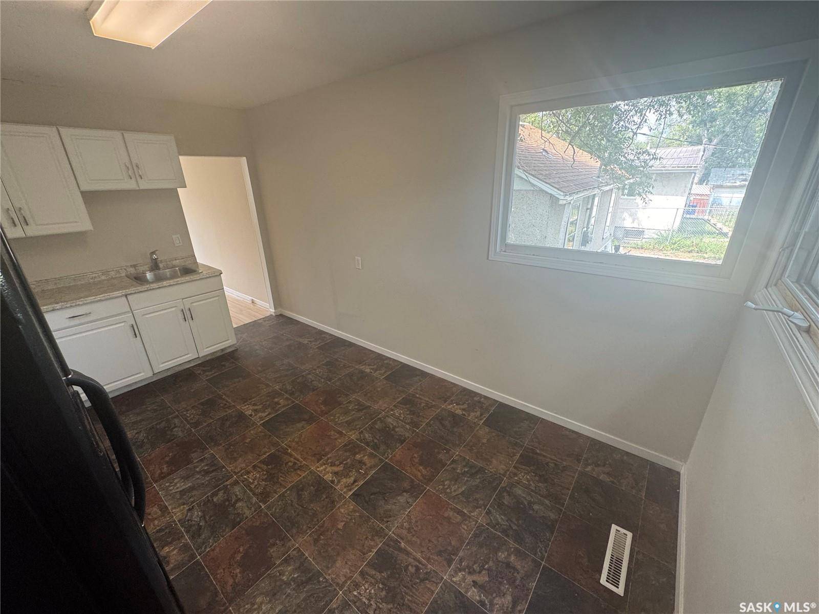755 Cameron STREET, Regina, SK S4T 2S5