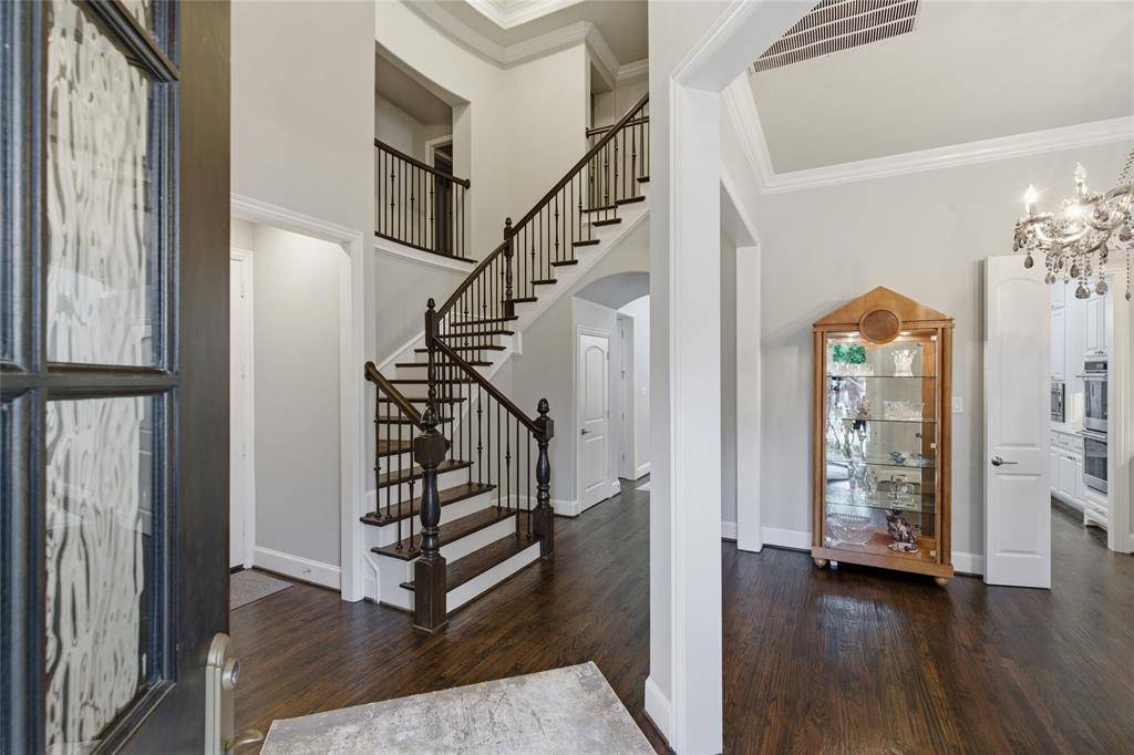 645 Clearwater Drive, Irving, TX 75039
