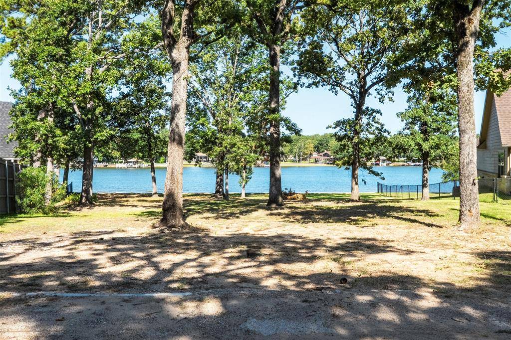 136 Anderson Lane, Mabank, TX 75156