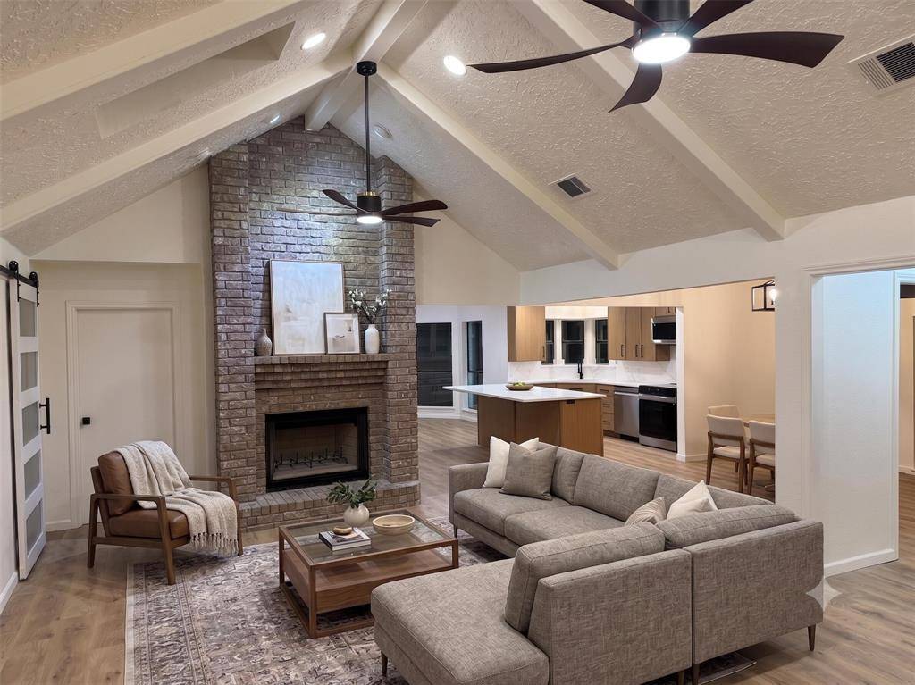 2200 Sand Creek Court, Arlington, TX 76006