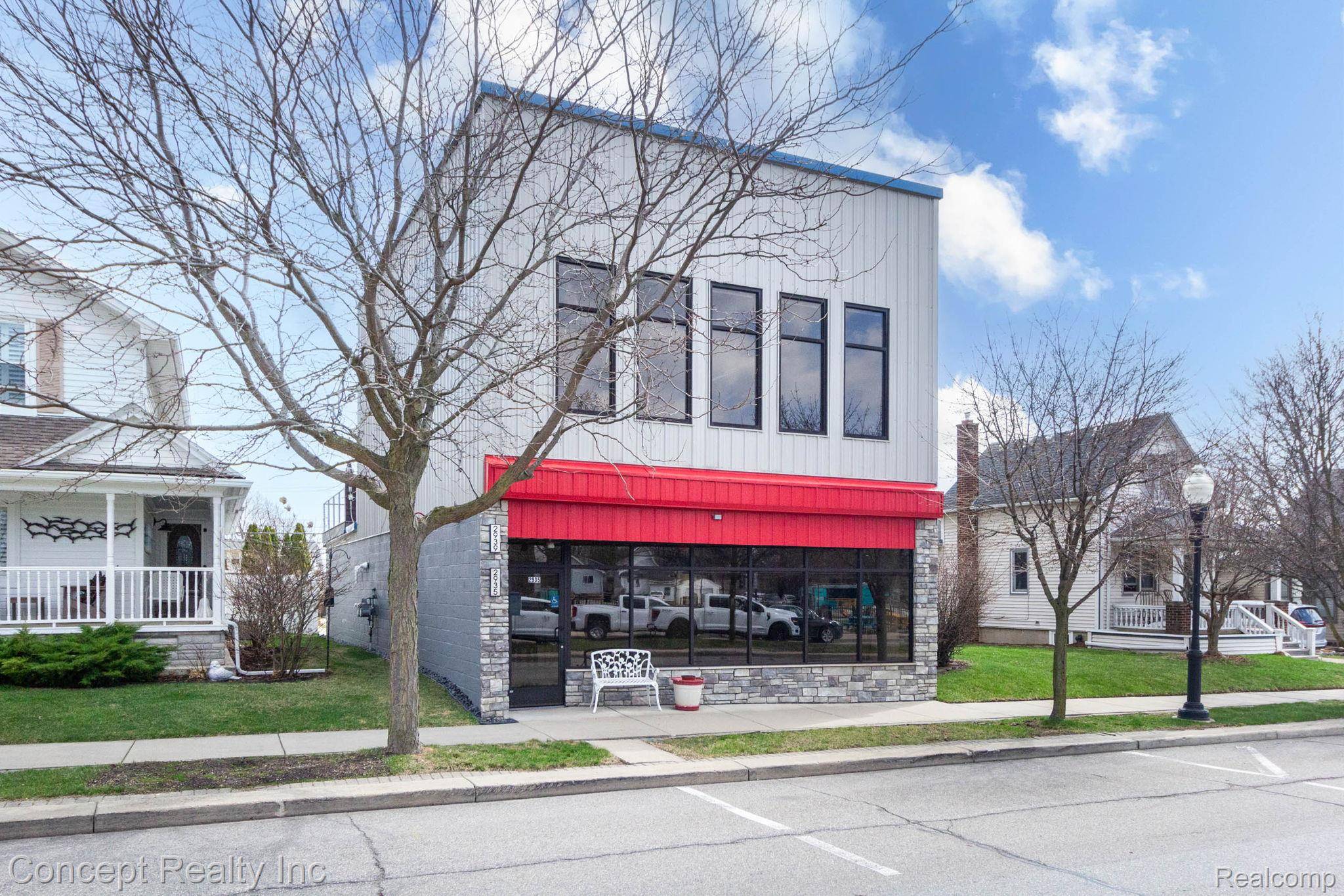 2935 W Jefferson AVE, Trenton, MI 48183