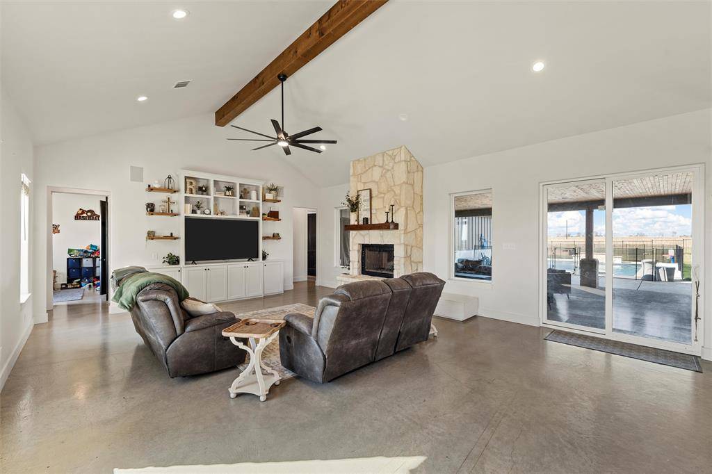 353 Willow Moon Ranch Road, Crawford, TX 76638