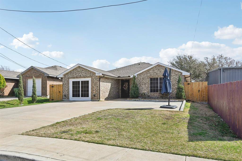 720 Calumet Avenue, Cockrell Hill, TX 75211