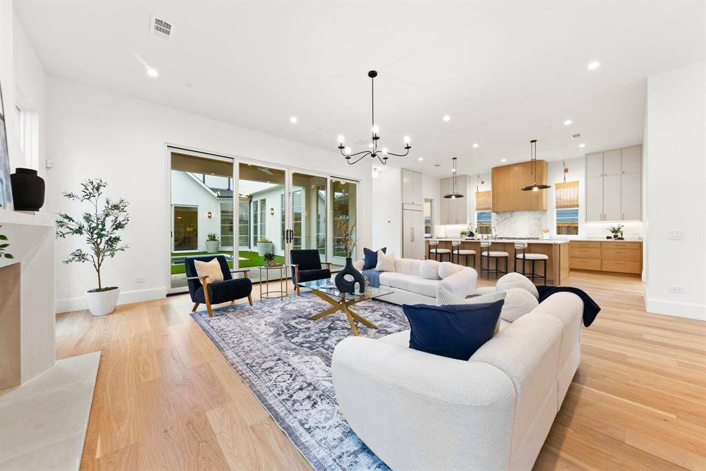 7327 Casa Loma Avenue, Dallas, TX 75214