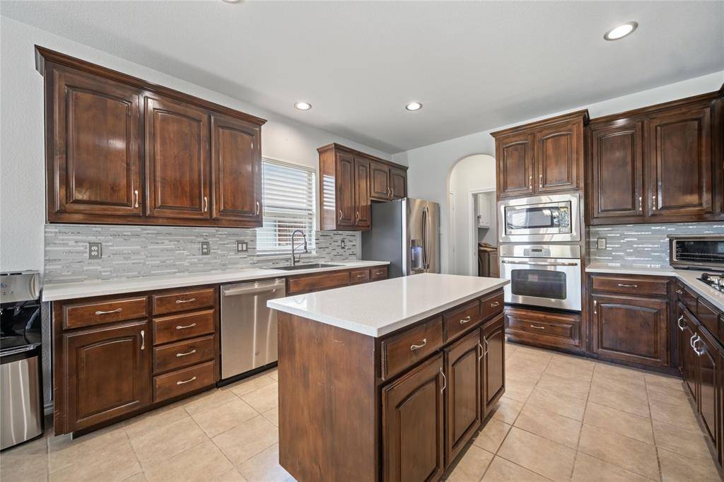 2105 Stoney Gorge, Fort Worth, TX 76177