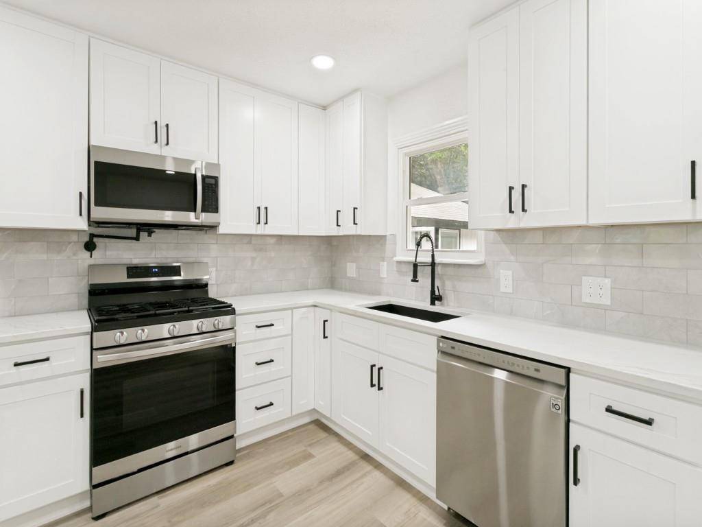 429 Harmon Road, Hurst, TX 76053