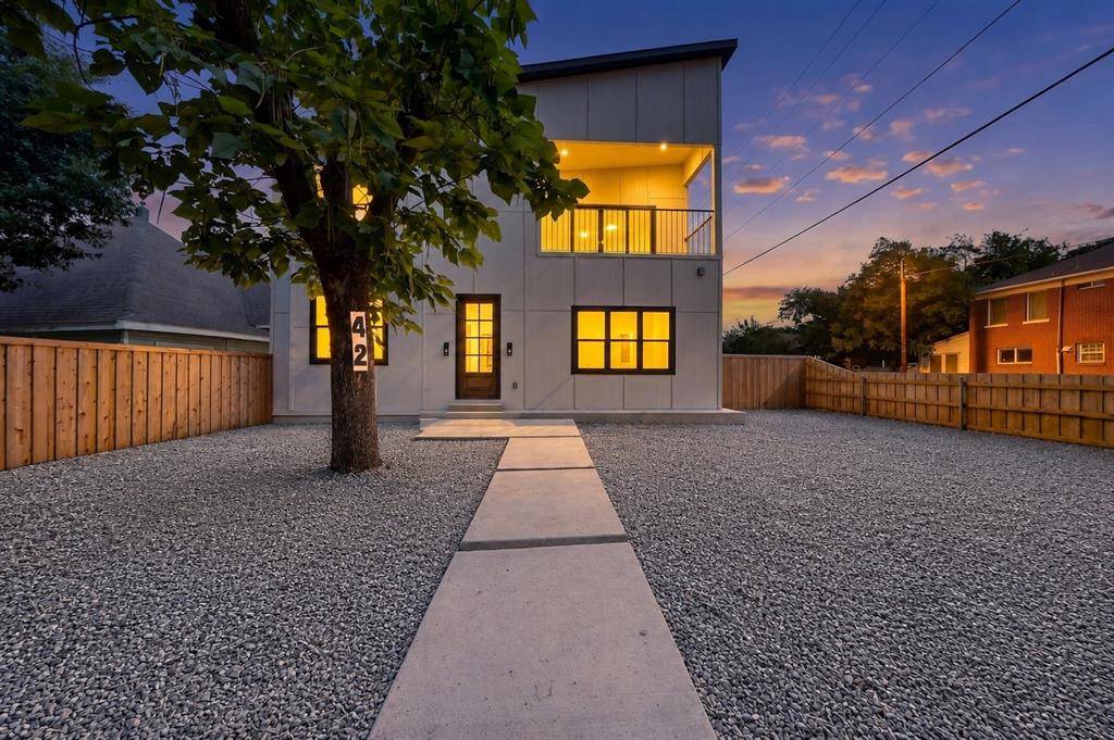 427 E 9TH ST Street, Dallas, TX 75203