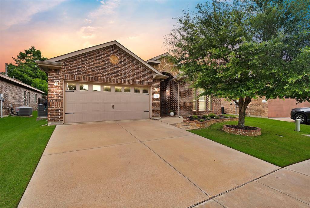 5003 Audie Court, Arlington, TX 76001