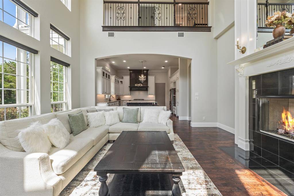 1619 Bloomfield Road, Valley View, TX 76272