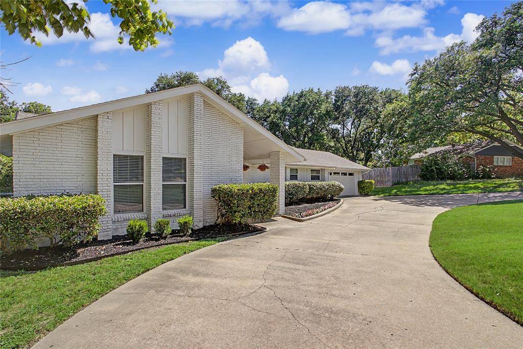 1921 Dakar Road E, Fort Worth, TX 76116