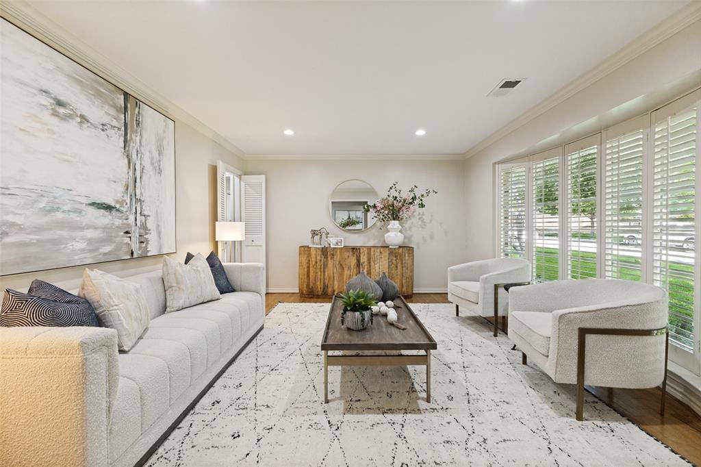 4253 Royal Ridge Drive, Dallas, TX 75229