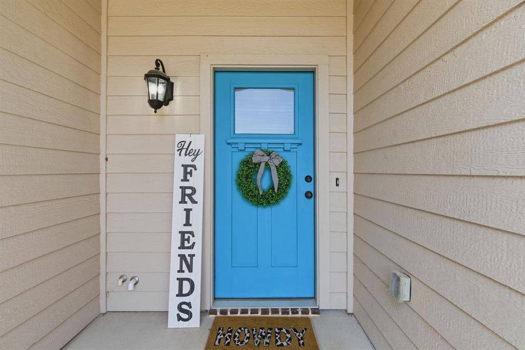 711 Hadley Lane, Valley View, TX 76272