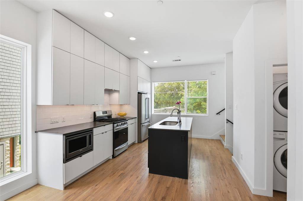 427 W 10th Street #101, Dallas, TX 75208