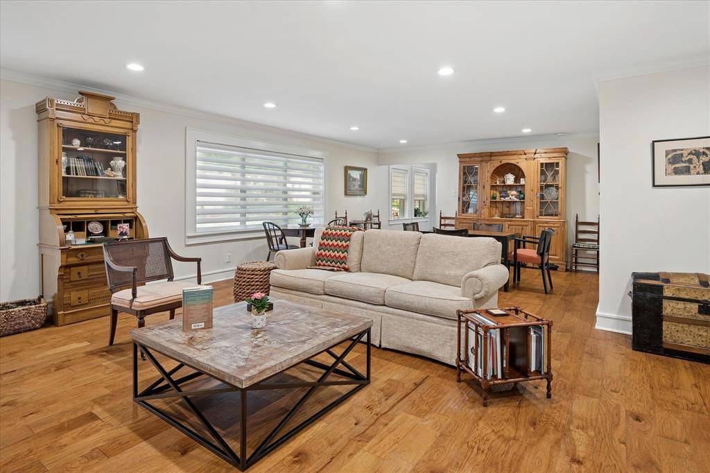 6238 Bandera Avenue #A, Dallas, TX 75225