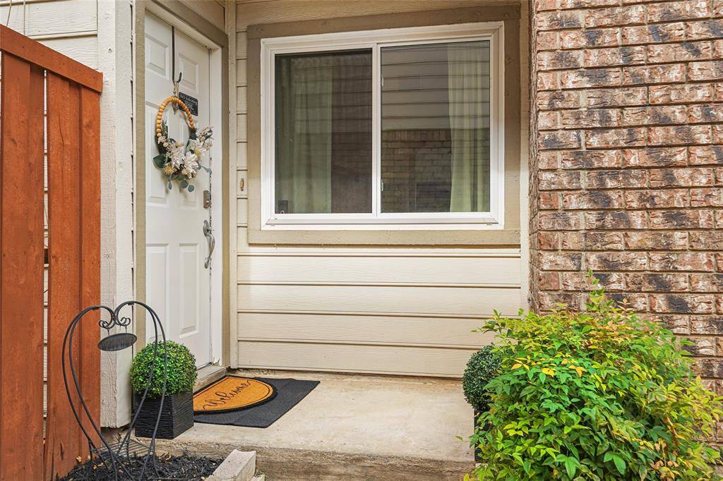 1209 Broken Arrow Trail, Carrollton, TX 75007