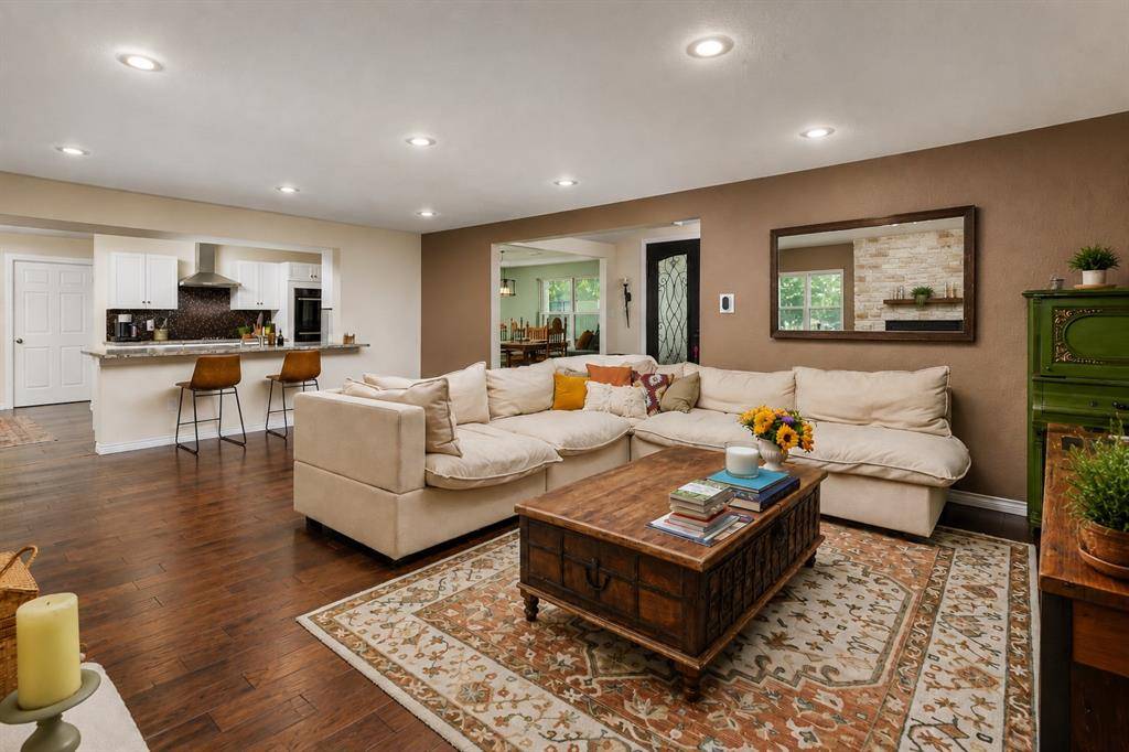 1433 Lincoln Place, Carrollton, TX 75006
