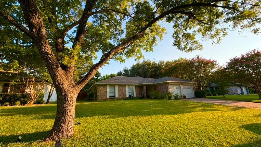 1824 Briar Run, Benbrook, TX 76126