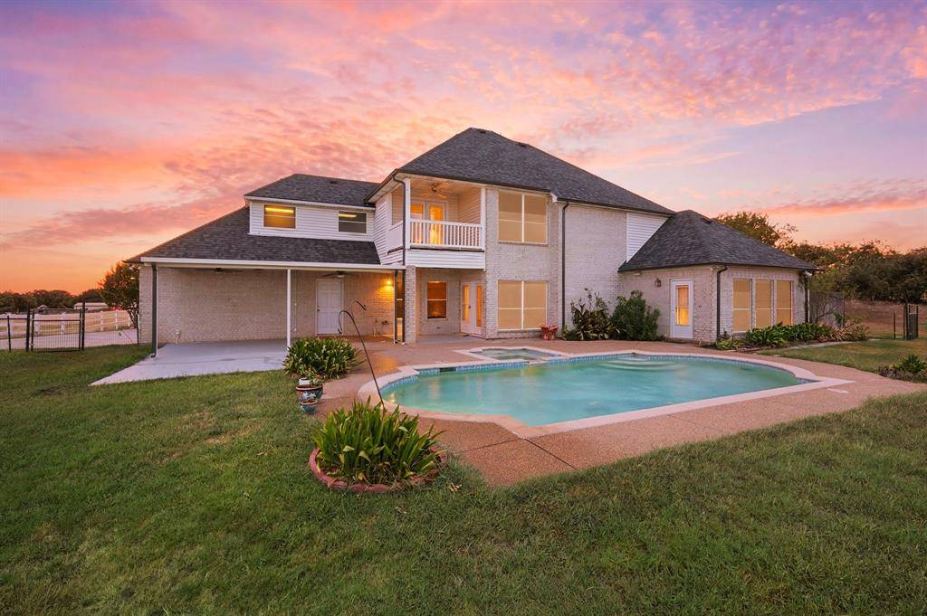 141 Blue Sky Drive, Decatur, TX 76234