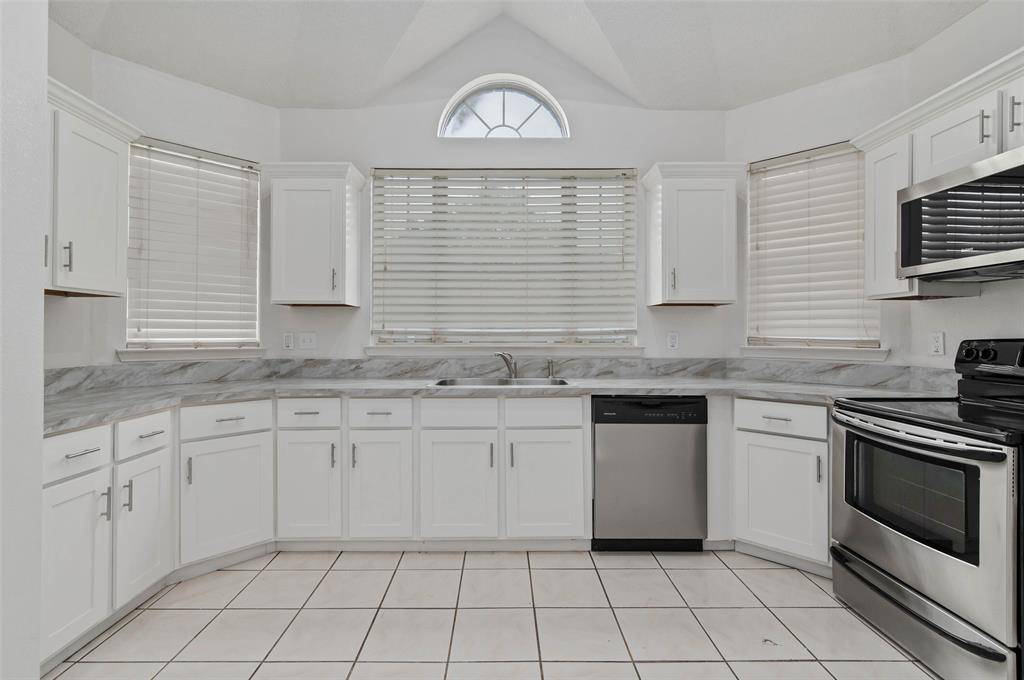 2323 Weatherby Drive, Mesquite, TX 75181
