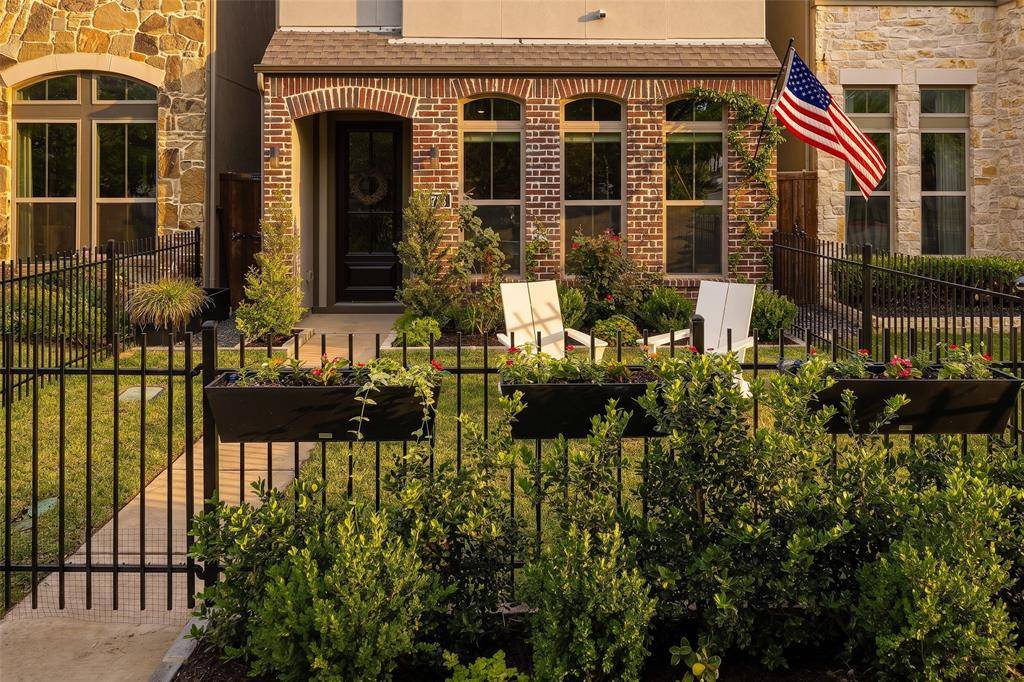 3710 Red Leaf Lane, Dallas, TX 75209