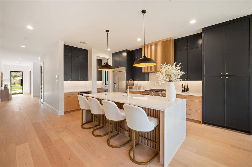 4221 Somerville Avenue, Dallas, TX 75206
