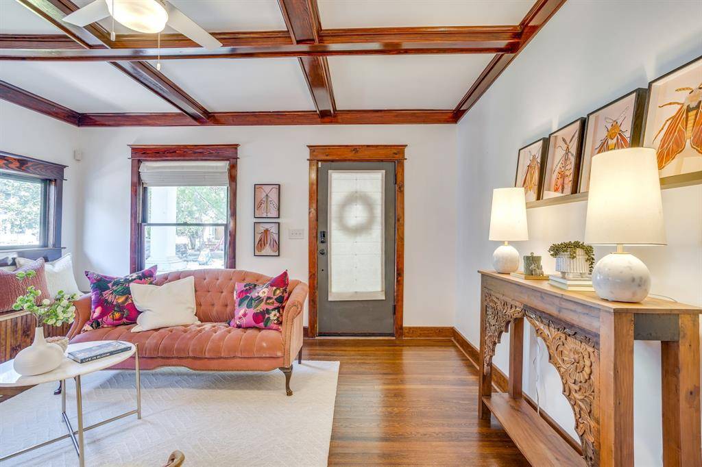 1416 S Henderson Street, Fort Worth, TX 76104