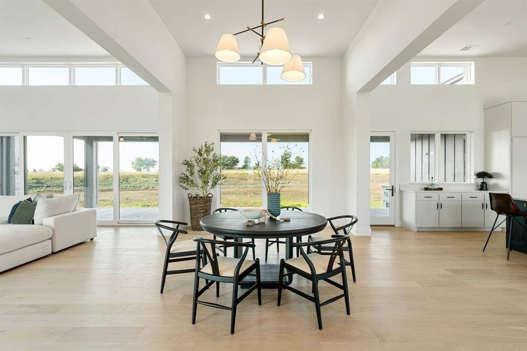 920 Waters Edge, Sanger, TX 76266