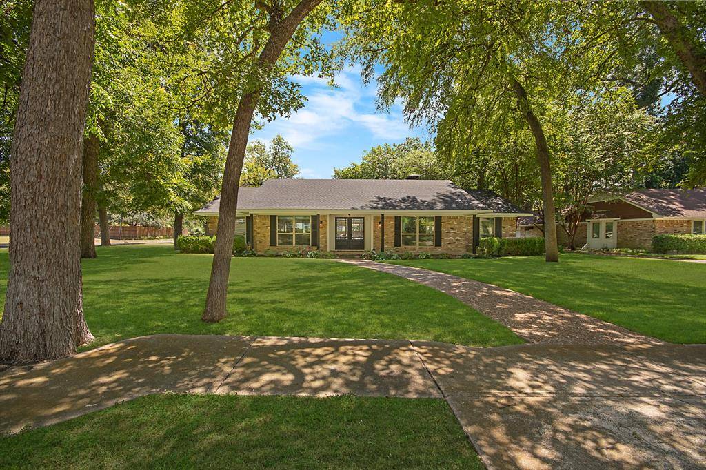 1049 Forest Grove Drive, Dallas, TX 75218