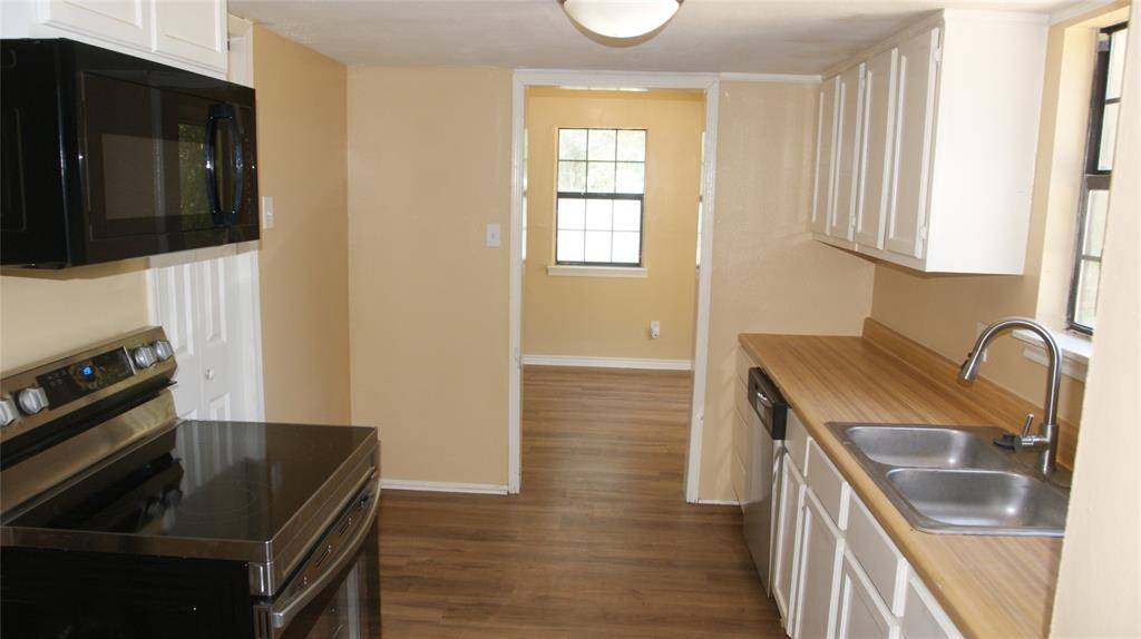 207 Spring Branch Drive, Red Oak, TX 75154