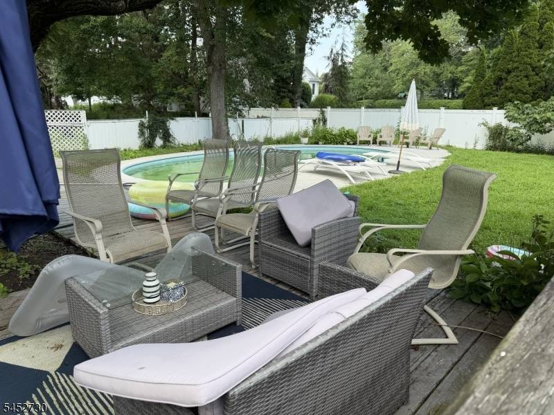 1 Raleigh Ln, Wayne Twp., NJ 07470