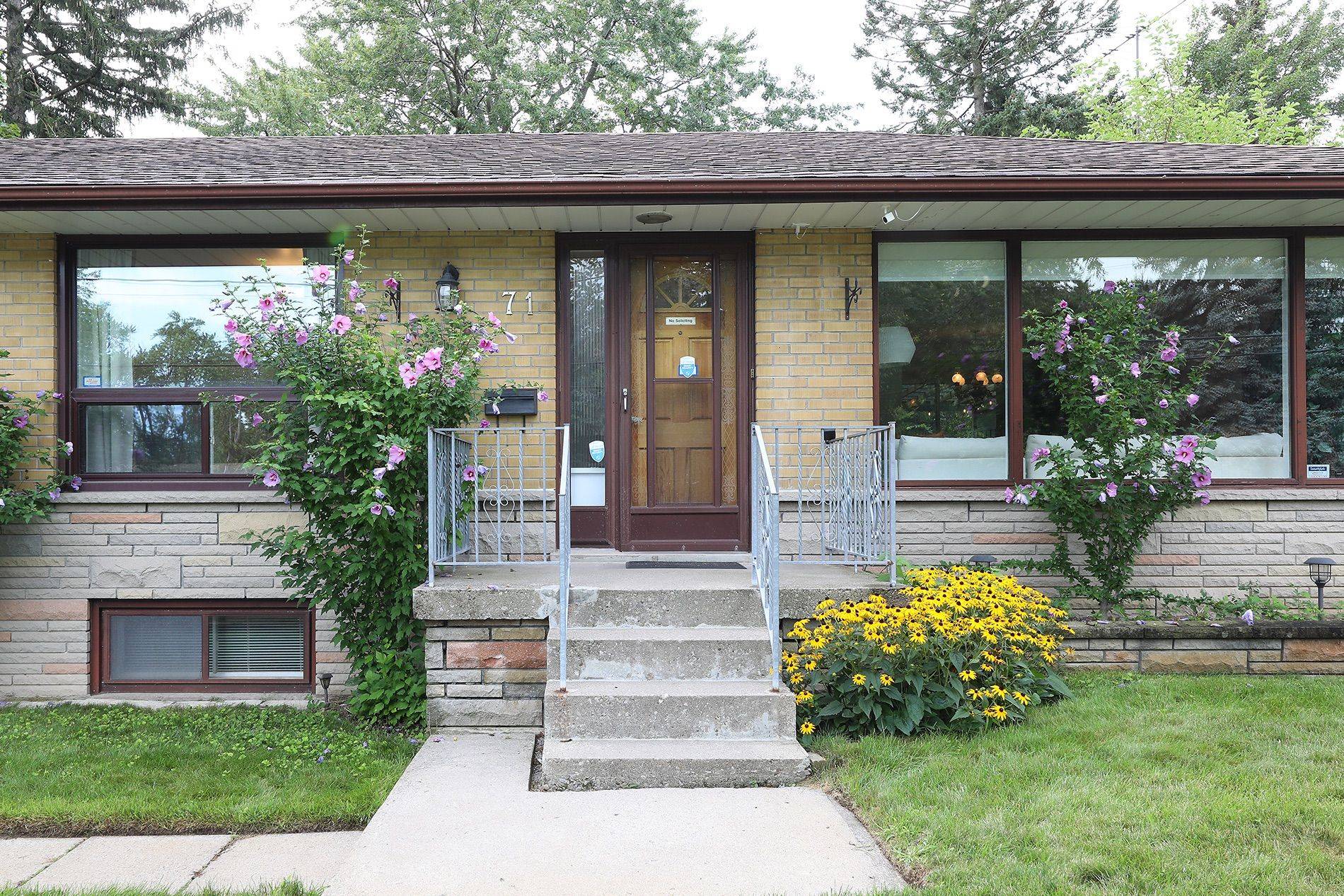 71 Gatesview AVE, Toronto E08, ON M1J 3G4