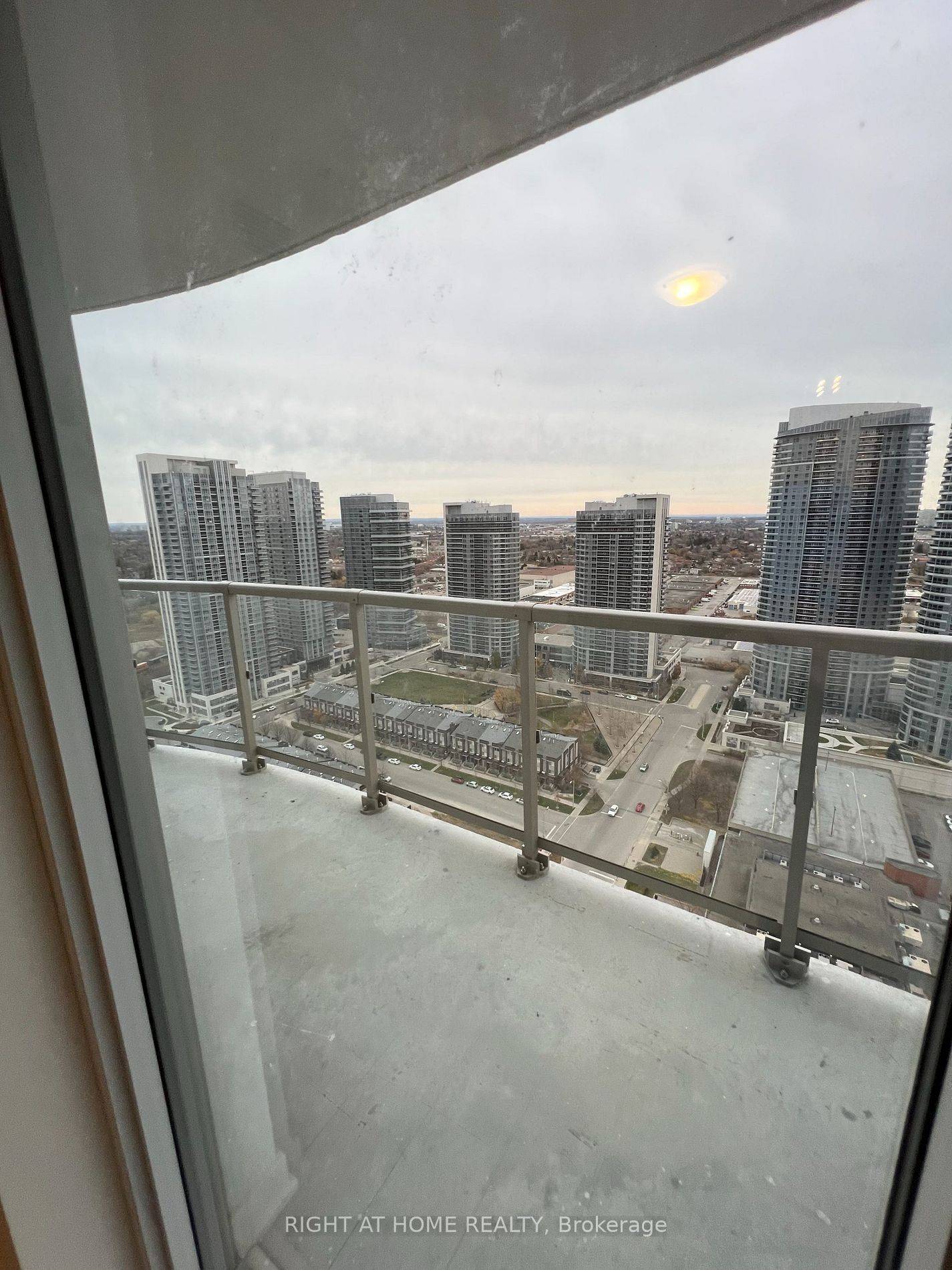 2033 Kennedy RD #3105, Toronto E07, ON M5T 0B9