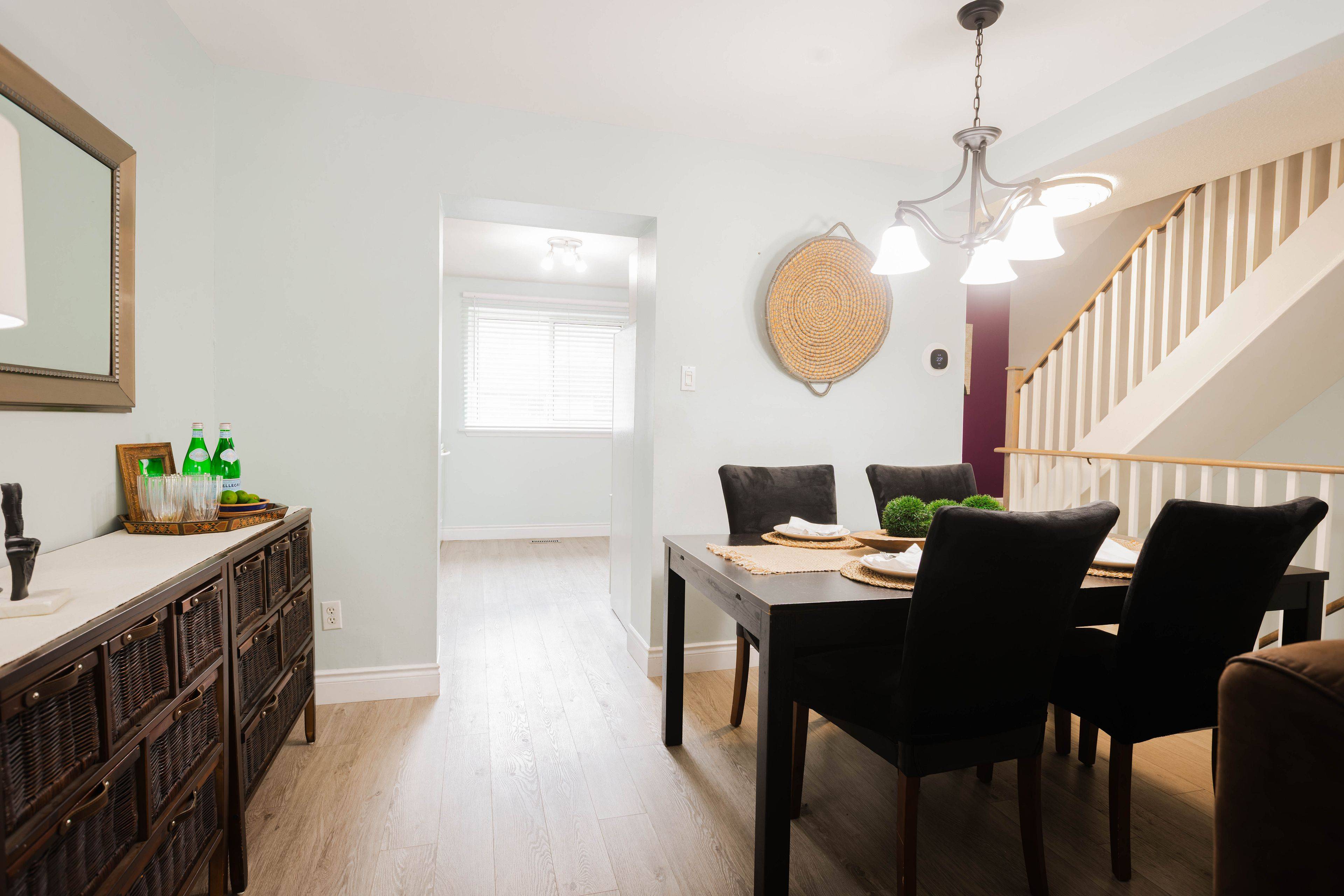 318 Laurier AVE #3, Milton, ON L9T 3M9