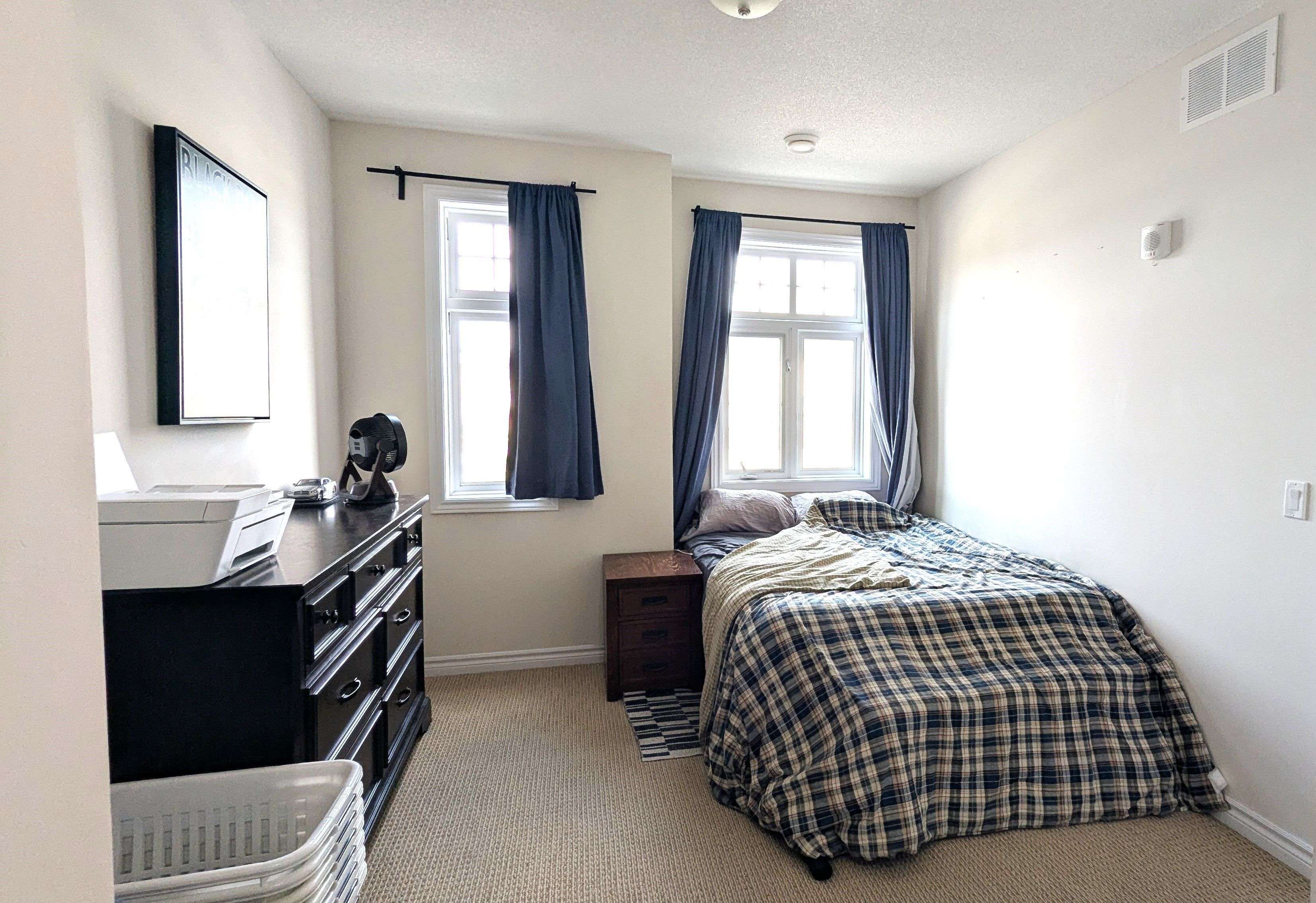 1360 Costigan RD #210, Milton, ON L9T 0Y8