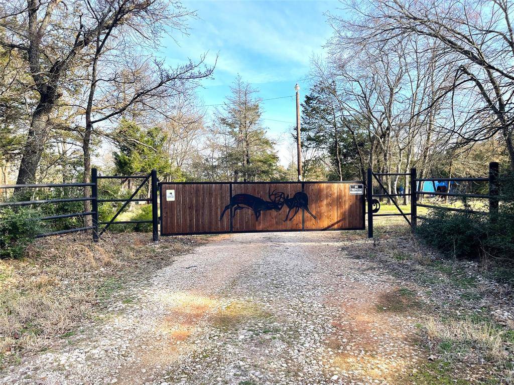 210 FCR 521, Fairfield, TX 75840