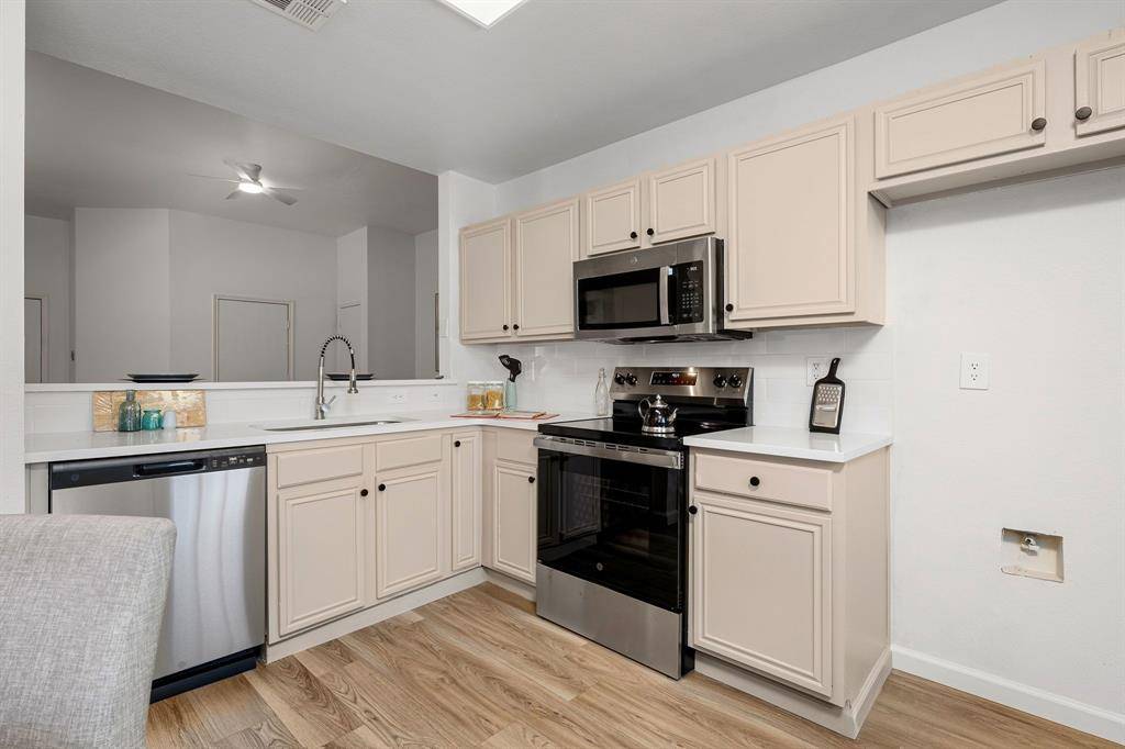 1327 Cleardale Drive, Dallas, TX 75232