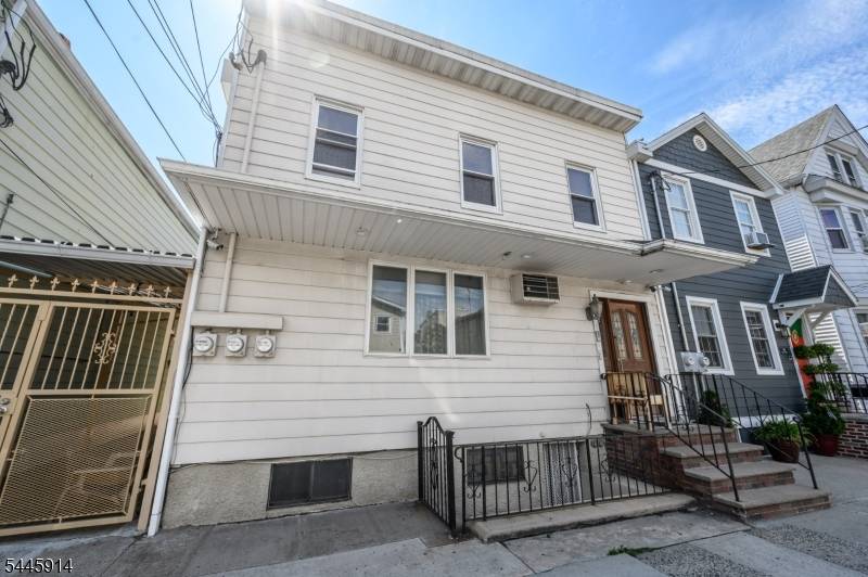 94 Van Buren St, Newark City, NJ 07105