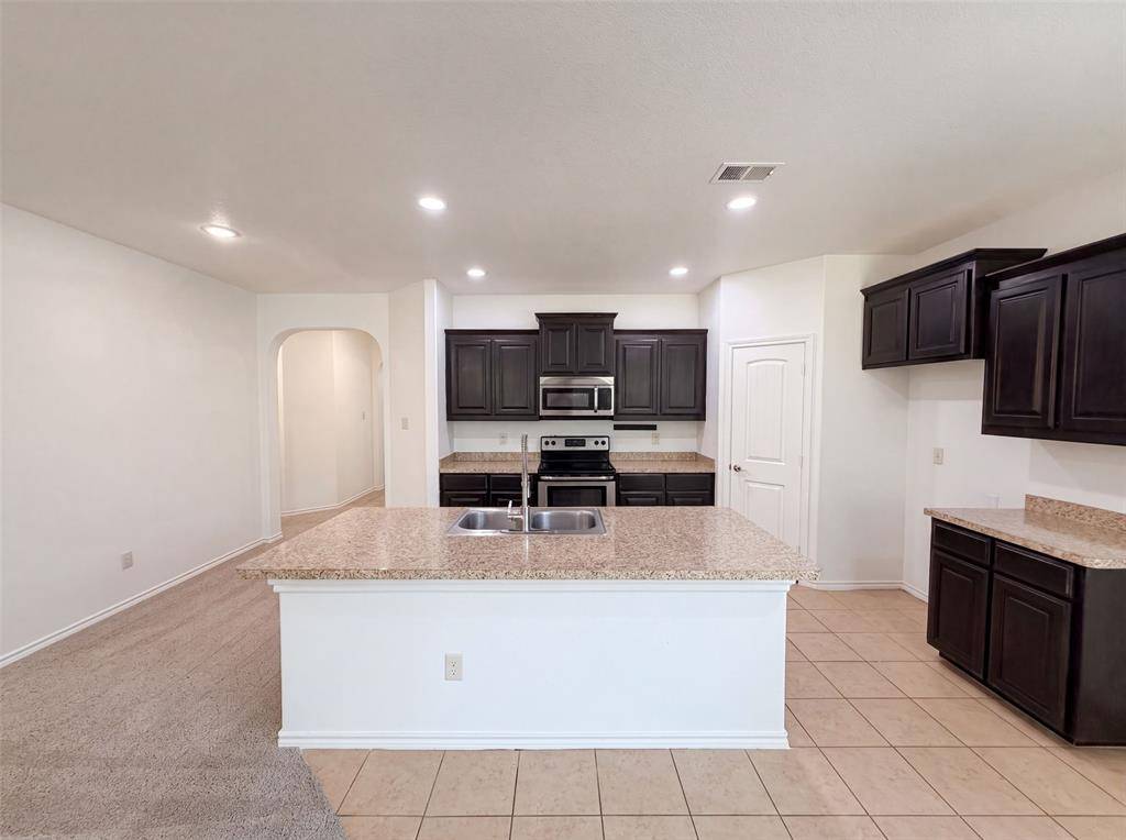 1108 Edgewater Drive, Azle, TX 76020