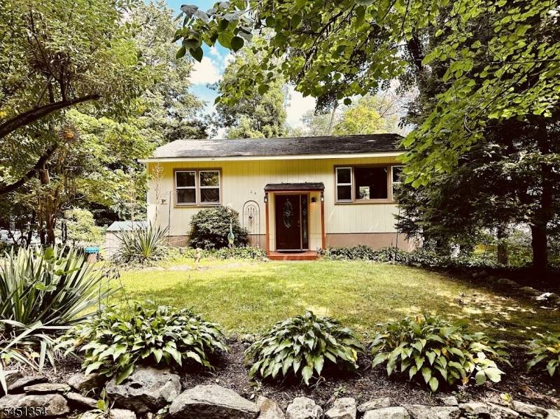 24 W Shore Dr, Vernon Twp., NJ 07462