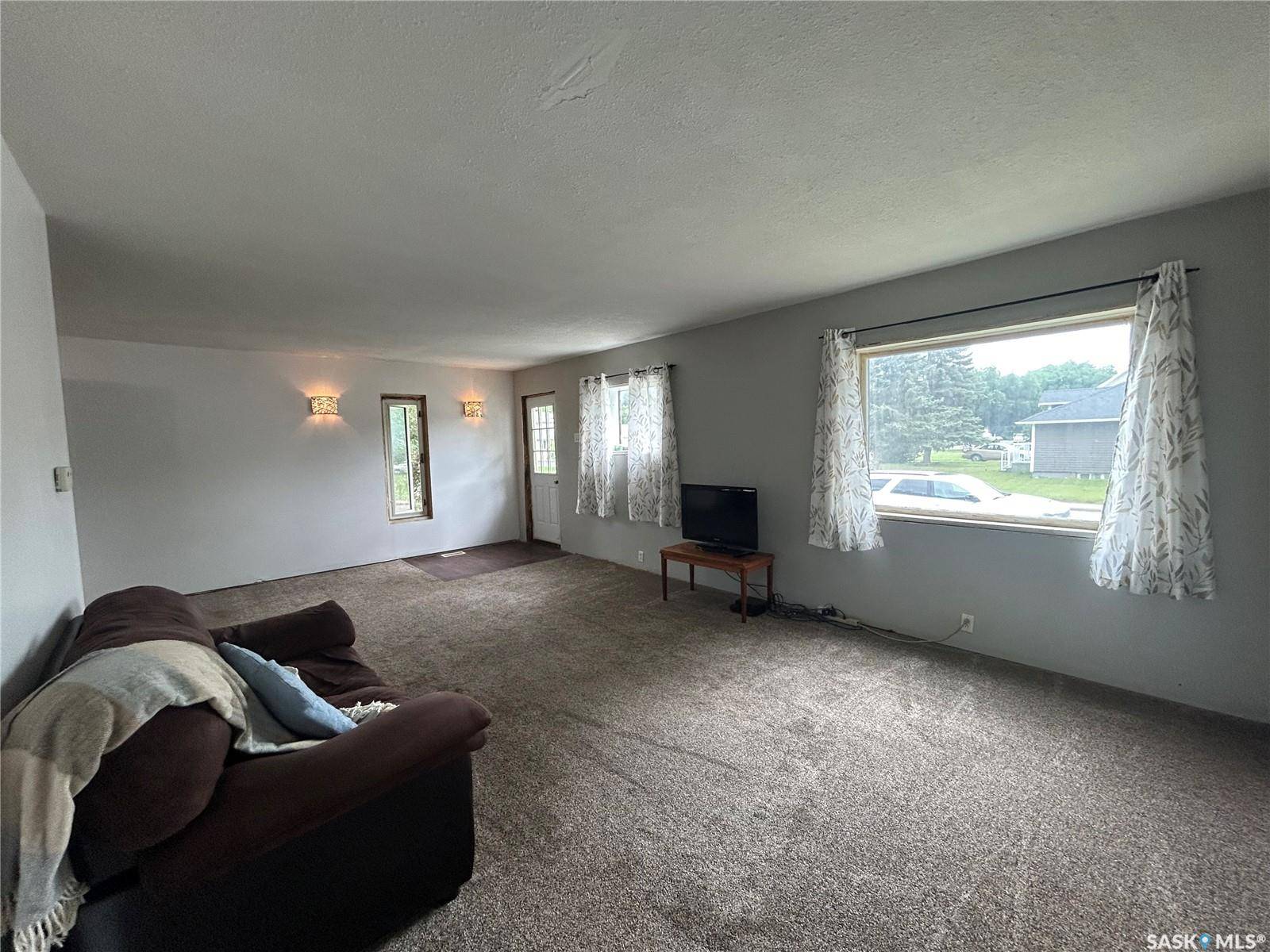 806 5th AVENUE SW, Moose Jaw, SK S6H 5W3
