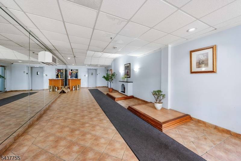 704-712 N Broad St #1D, Elizabeth City, NJ 07208