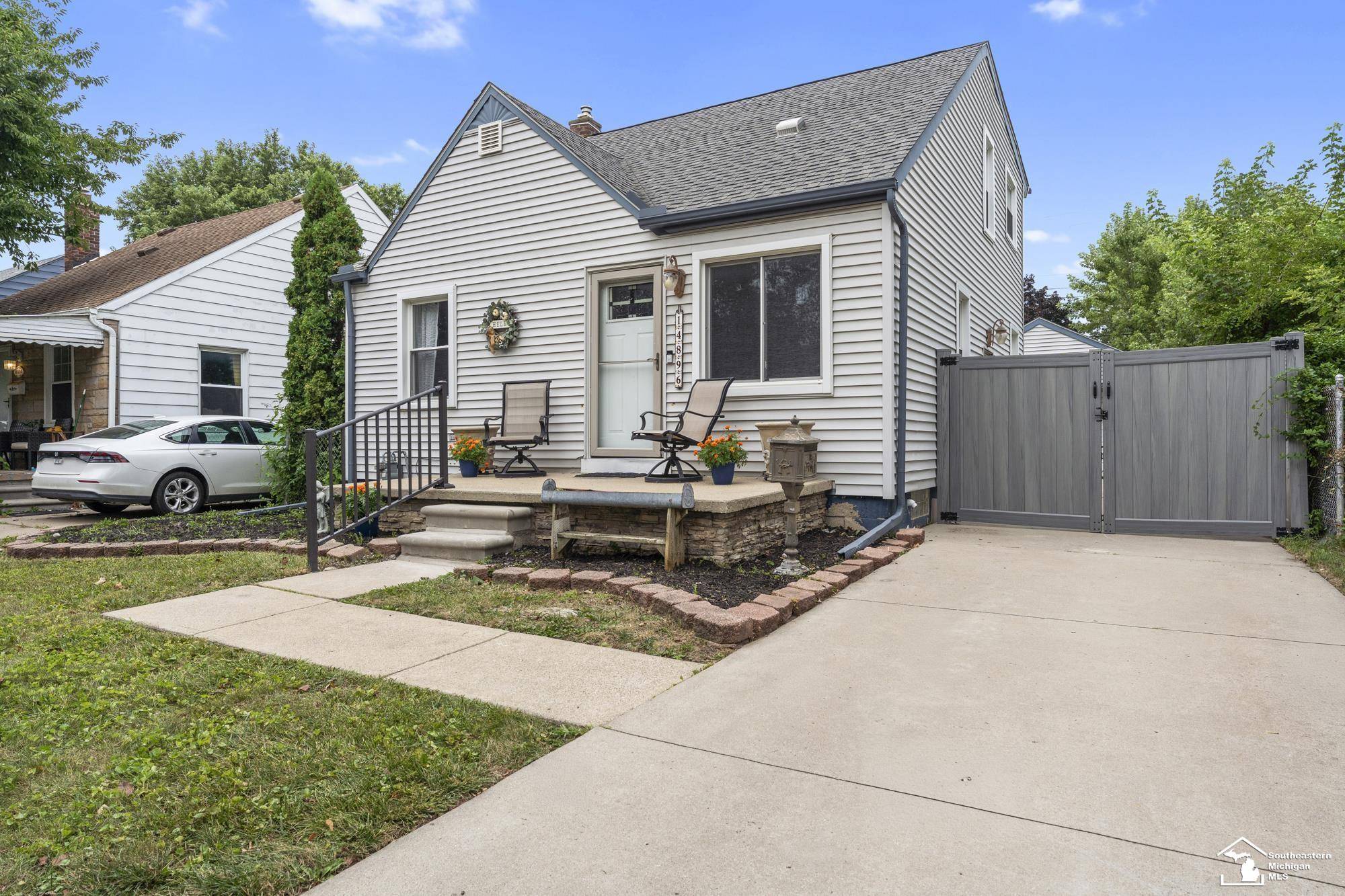 14896 Euclid AVE, Allen Park, MI 48101