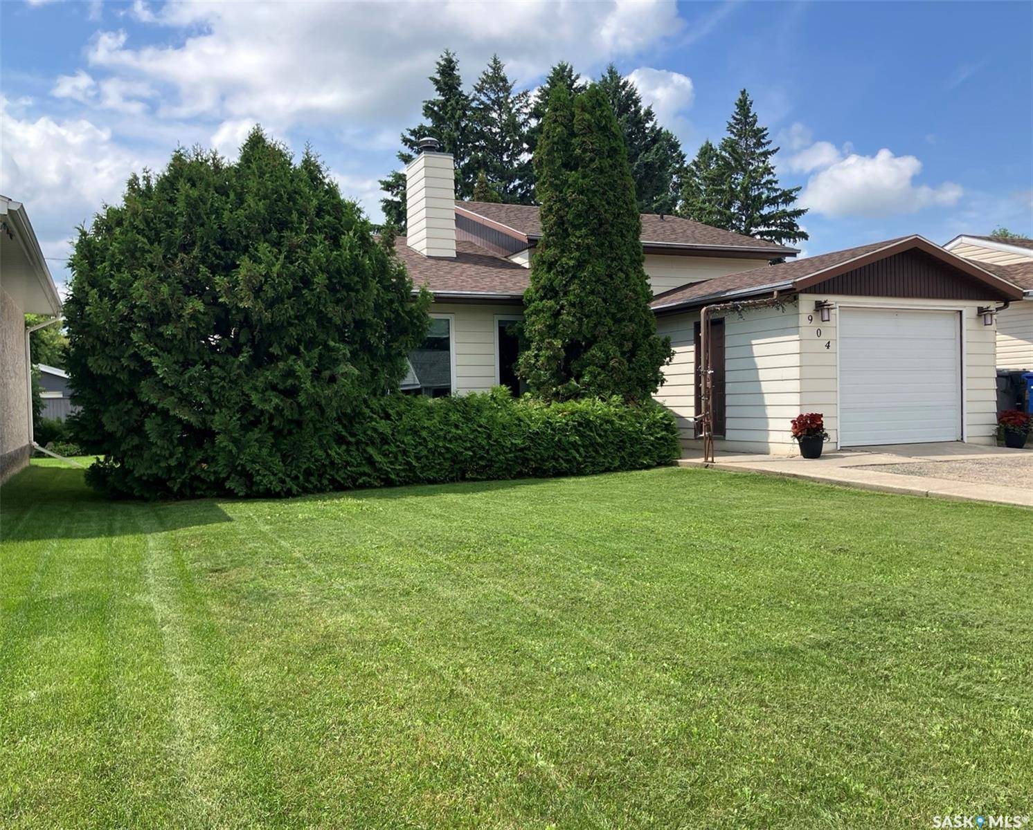 904 Centre STREET, Nipawin, SK S0E 1E0