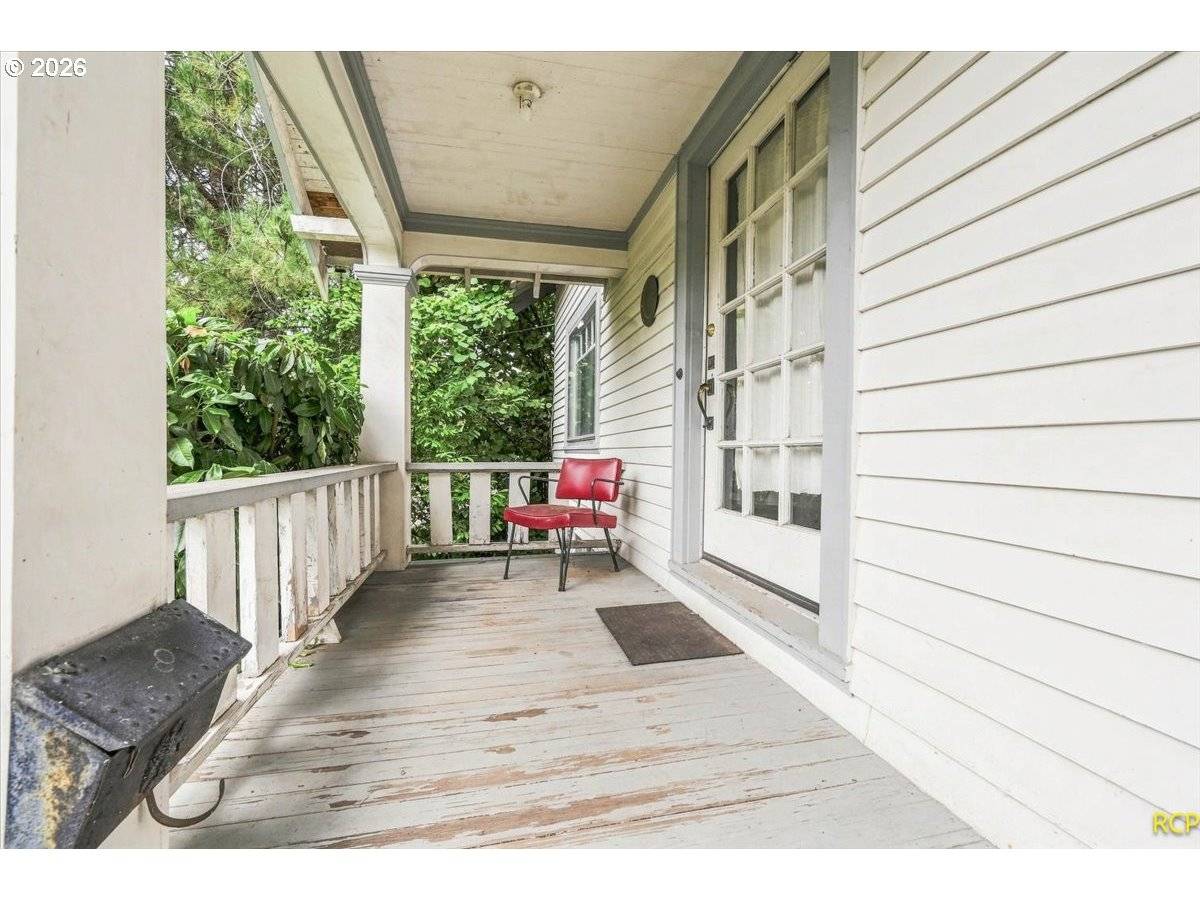 2113 N SUMNER ST, Portland, OR 97217