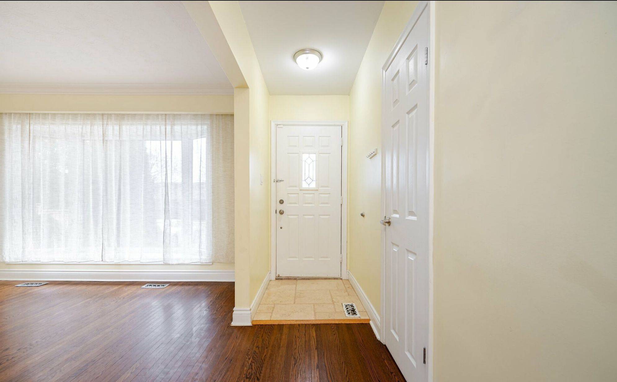 2036 Constance DR, Oakville, ON L6J 2V5